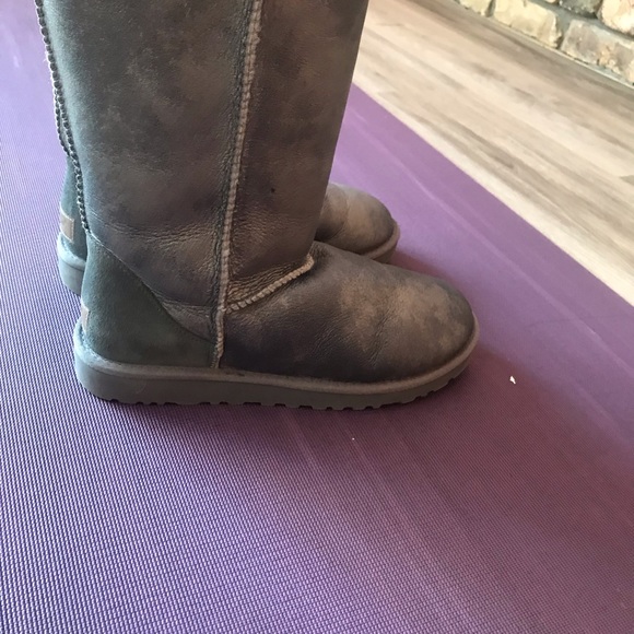 UGG Classic tall boots - Picture 3 of 5